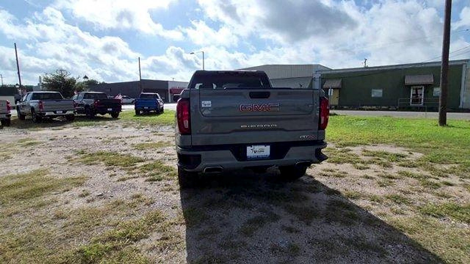 2024 GMC Sierra 1500 AT4 - Photo 7