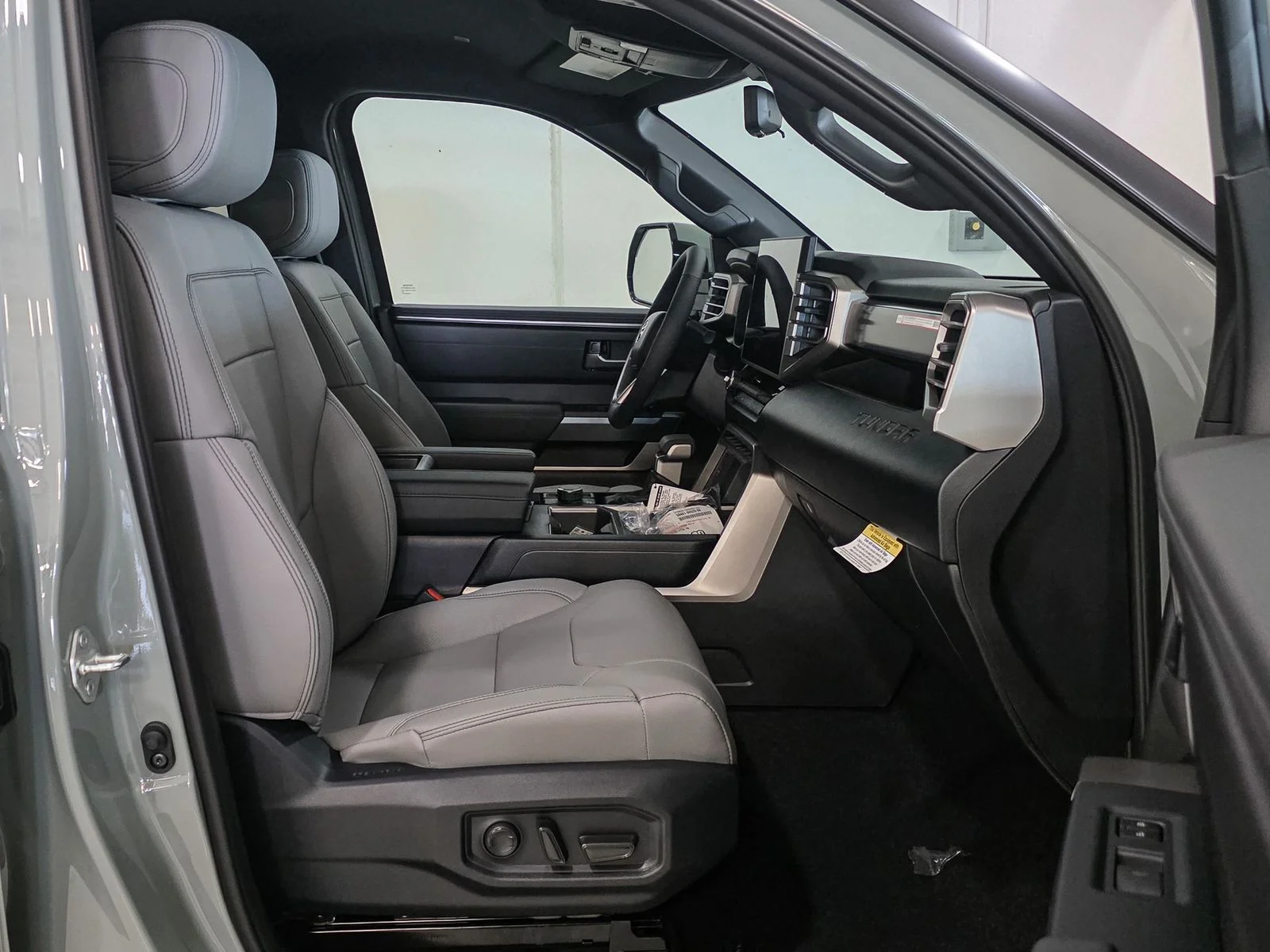 2026 Toyota Tundra SR5 - Photo 20