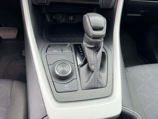Used 2025 Silver Toyota XLE image 22