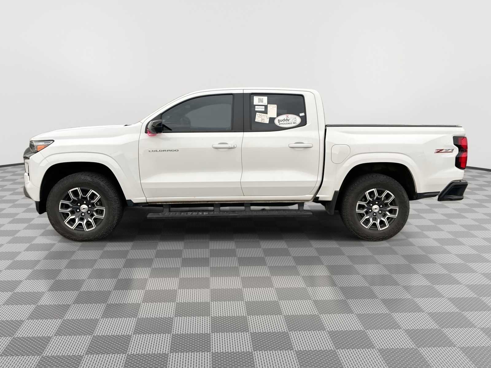 Certified Used 2023 Summit White Chevrolet Z71 image 7