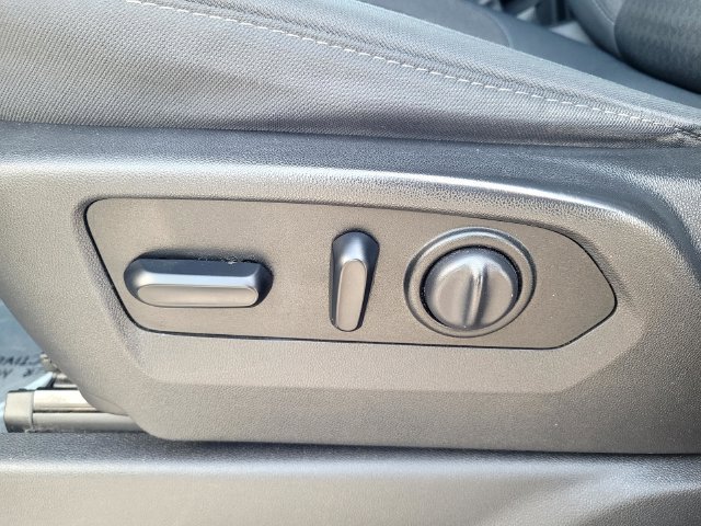 Used 2019 White Chevrolet LT image 11
