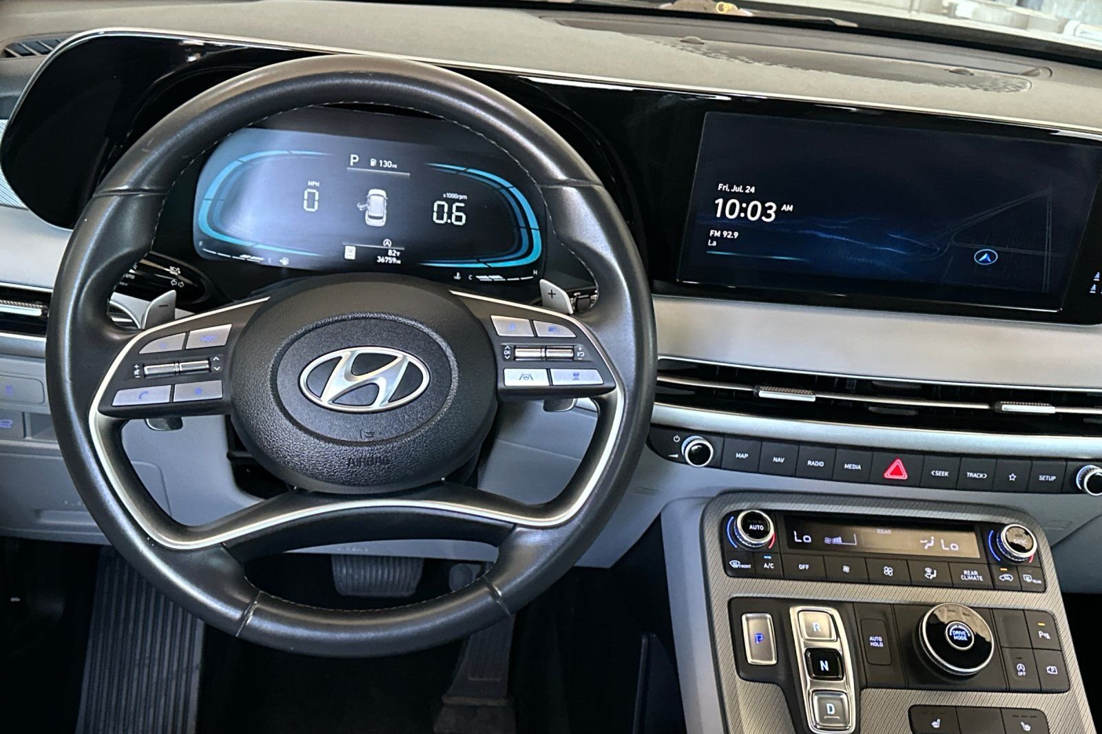 Used 2025 White Hyundai SEL image 15