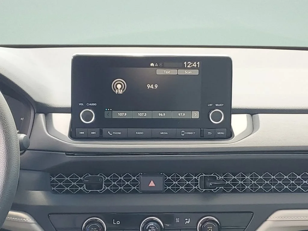 Used 2023  Honda LX image 14