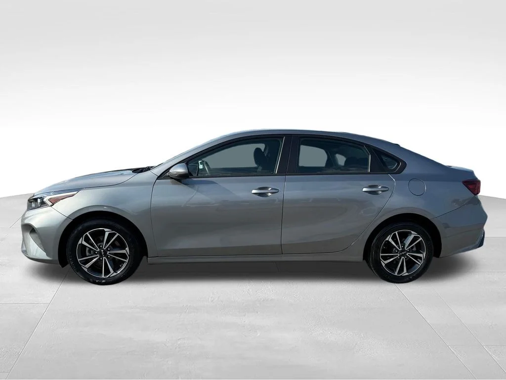 Used 2024 Gray Kia LXS image 2