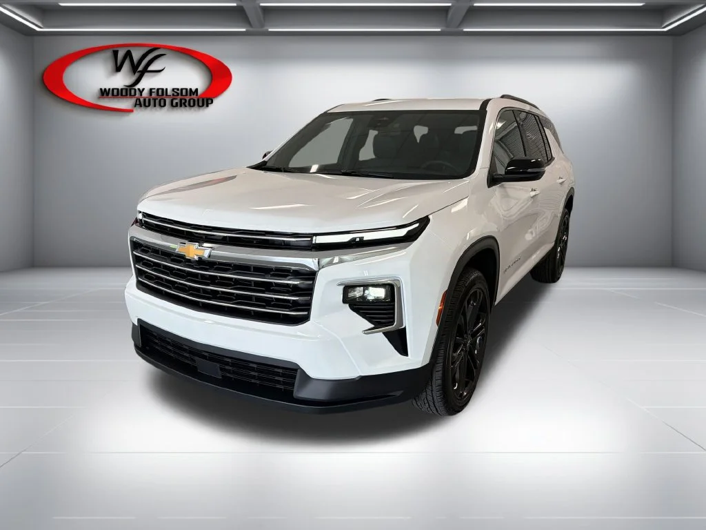 New 2027 Summit White Chevrolet LT image 3