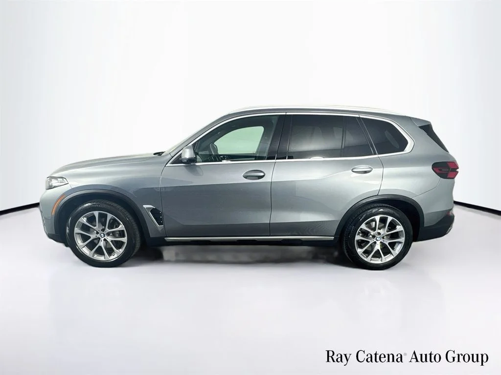 Used 2024 Gray BMW xDrive40i image 4