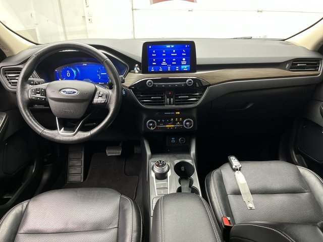 Used 2020 Blue Metallic Ford Titanium image 4