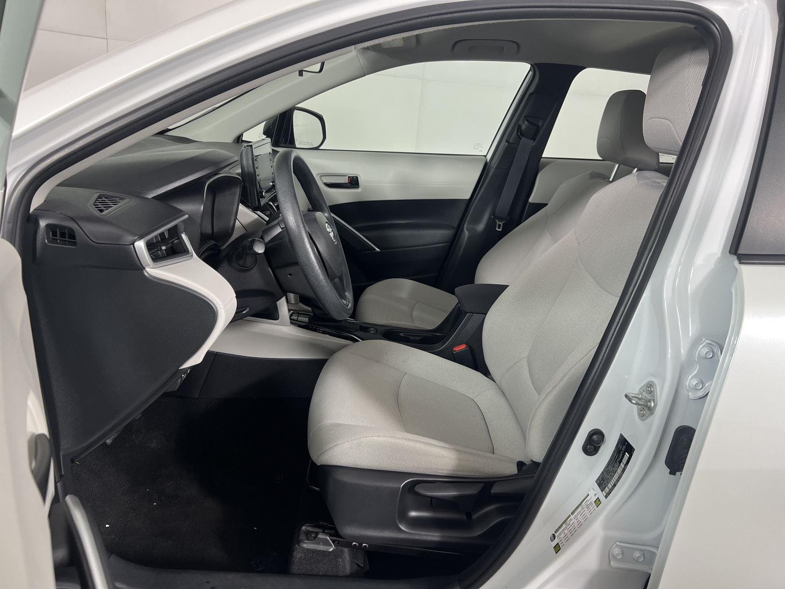 Used 2022 Wind Chill Pearl Toyota L image 27