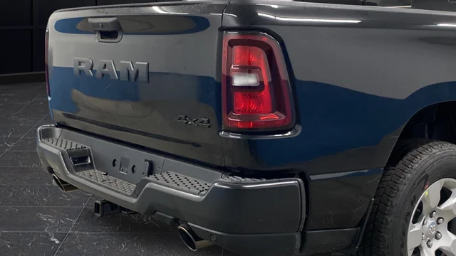 New 2026 Diamond Black Crystal Pearl-Coat Exterior Paint RAM Tradesman image 36