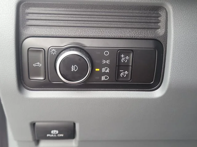 New 2025 Oxford White Ford XL image 30