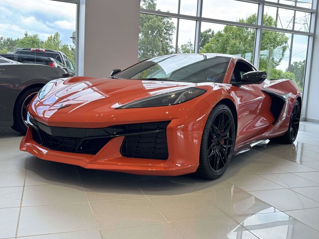 Used 2025 Orange Chevrolet Z06 image 24