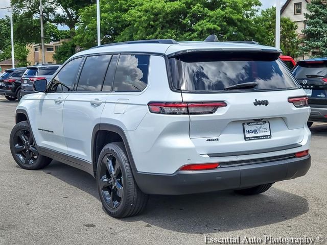 Used 2023 White/off-white Jeep Altitude image 7