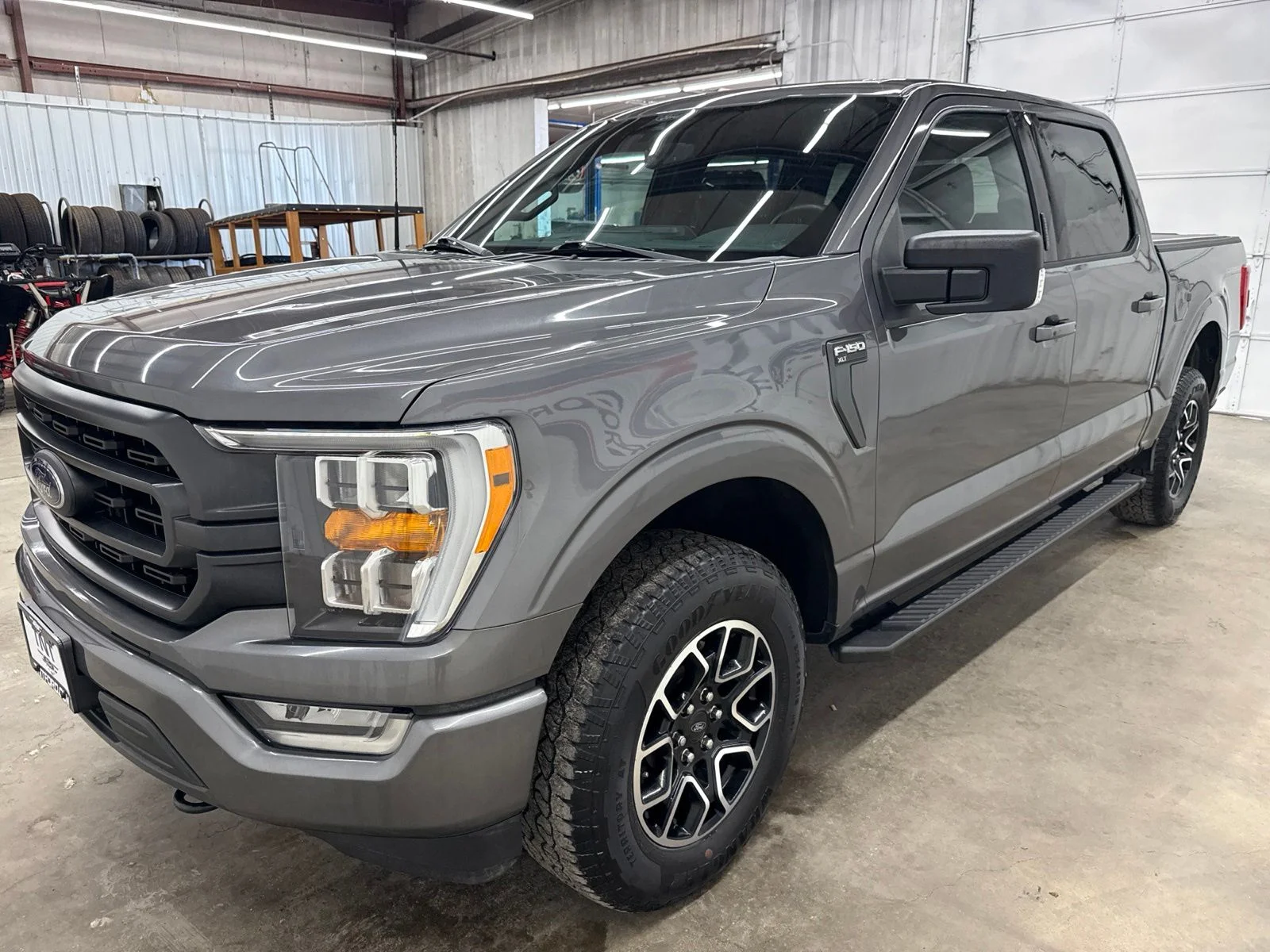 Used 2022 Gray Metallic Ford XLT image 4