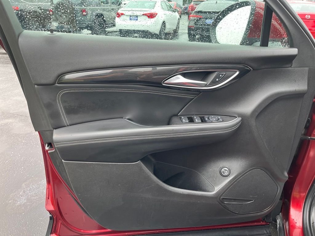 Used 2021 Red Buick Preferred image 9