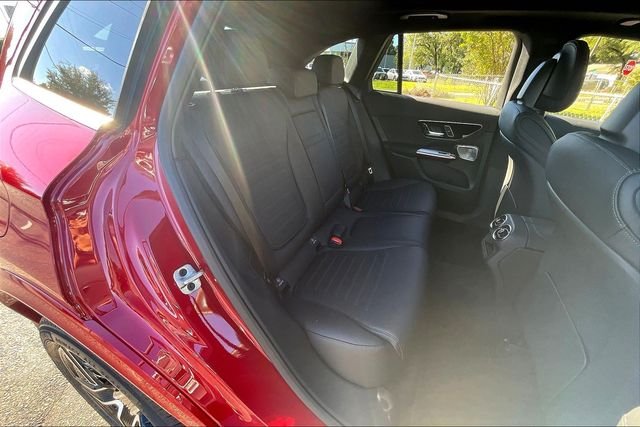 New 2026 MANUFAKTUR Patagonia Red Metallic Mercedes-Benz GLC 300 image 11