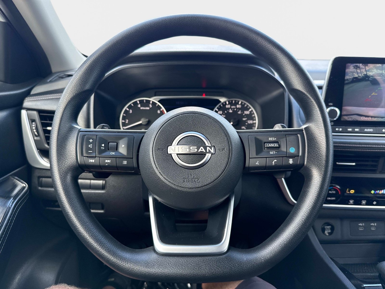 Used 2024 Everest White Pearl Nissan SV image 25