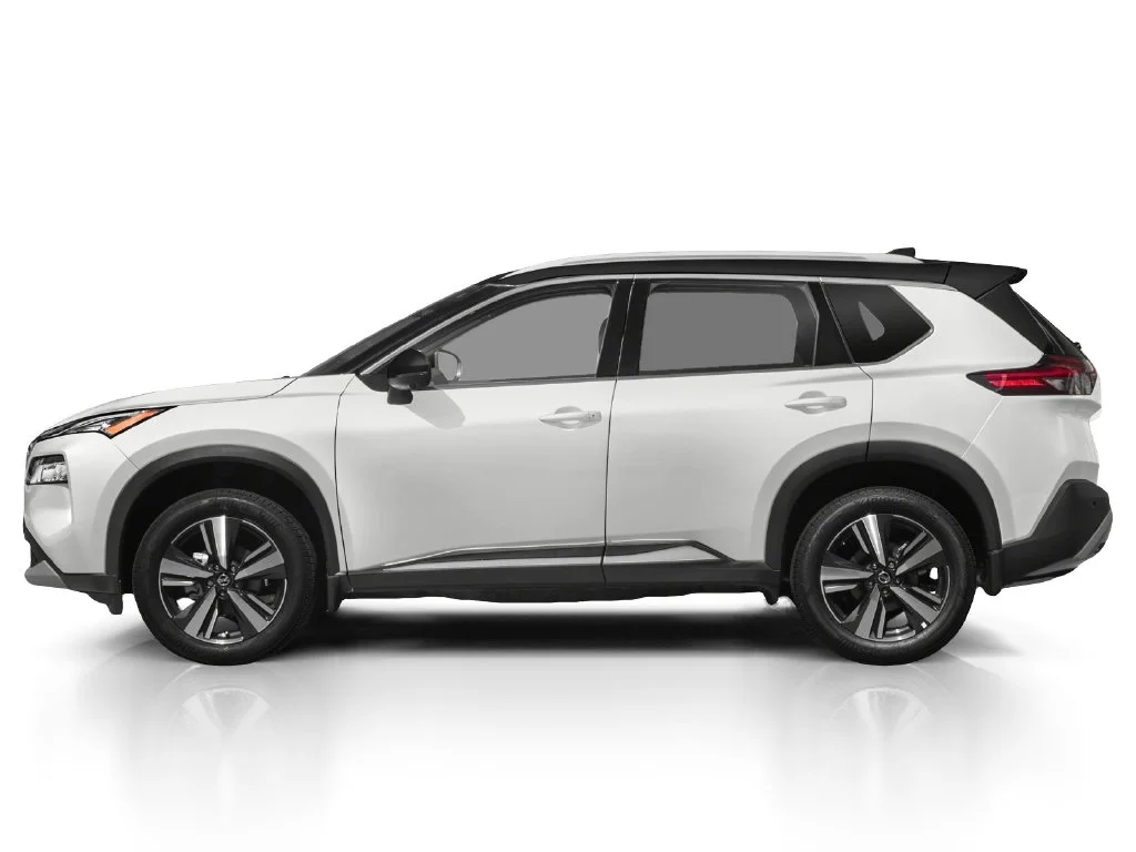 Used 2021 White Nissan SL image 3