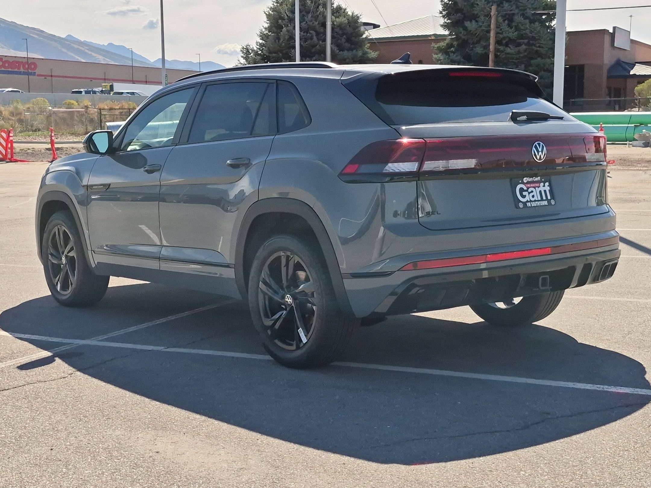 New 2026 Pure Gray Volkswagen 2.0T SEL R-Line Black image 5