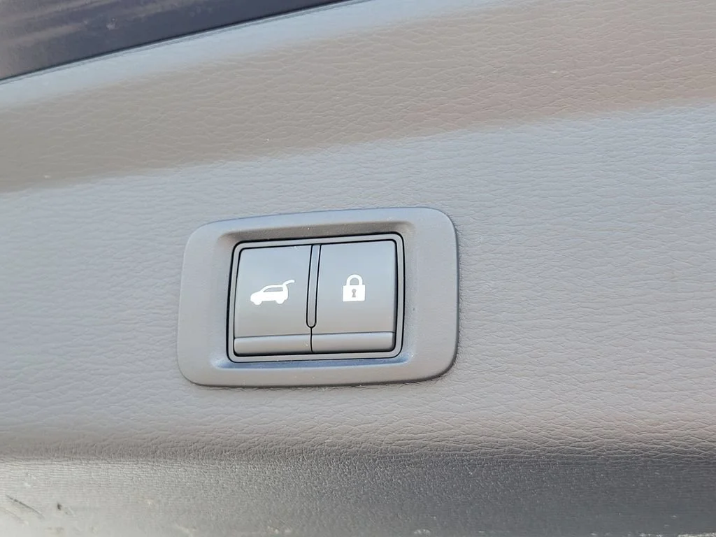 Used 2024 Black Mitsubishi SE image 13