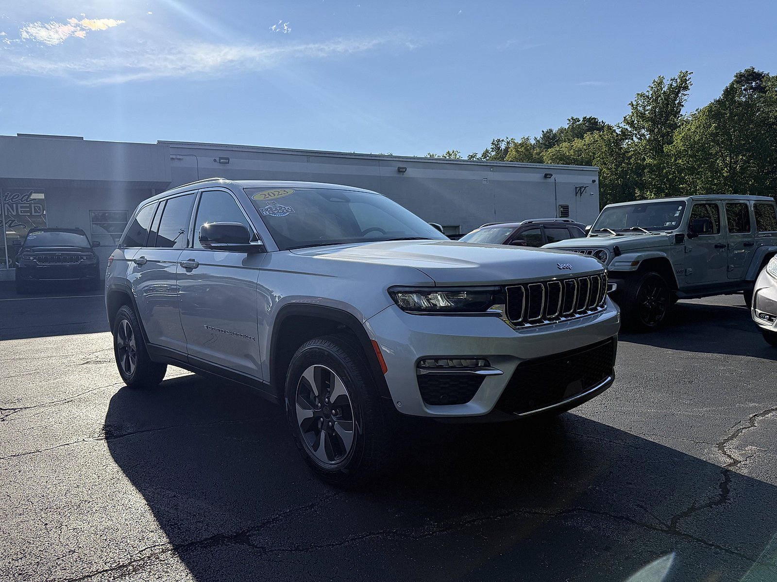 Used 2023 Silver Zynith Jeep BASE image 25