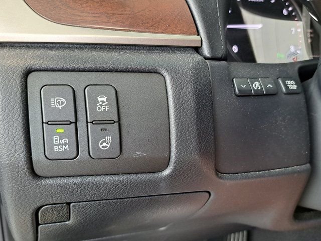Used 2014 Gray Lexus 350 image 13