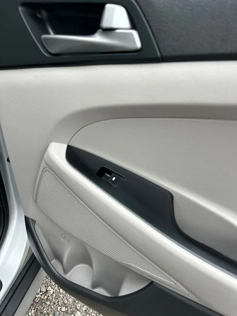 Used 2018 Molten Silver Hyundai SEL image 18