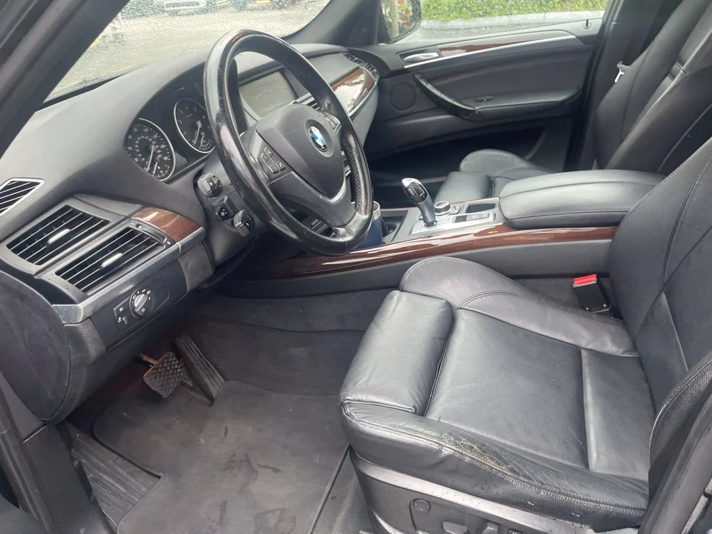 Used 2013 Black BMW xDrive50i image 14