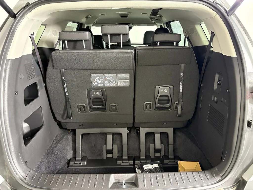 New 2026 Ceramic Silver Kia EX image 17