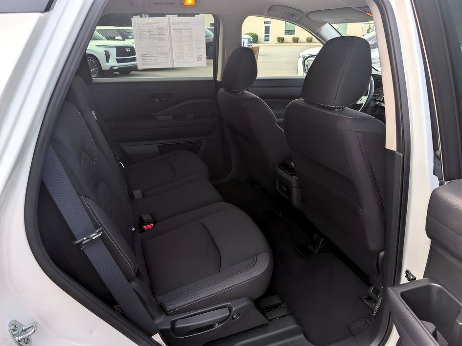 Used 2025 Glacier White Nissan SV image 25