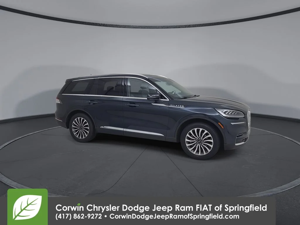 Used 2023 Blue Lincoln Reserve image 2