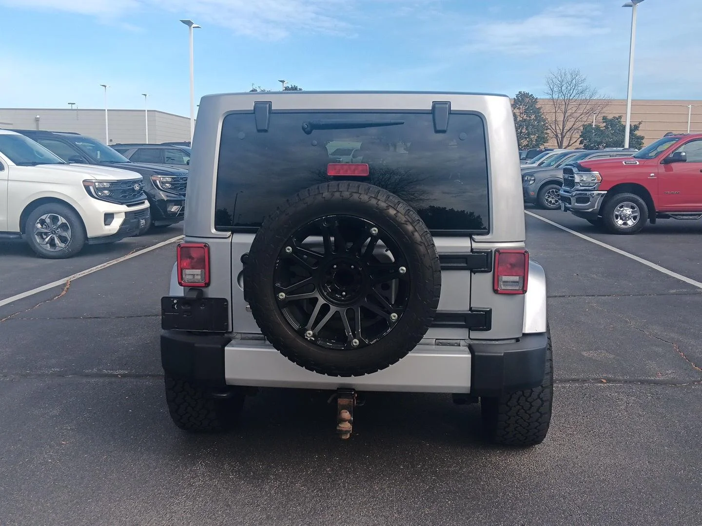 Used 2014 Billet Metallic Clearcoat Jeep Sahara image 6