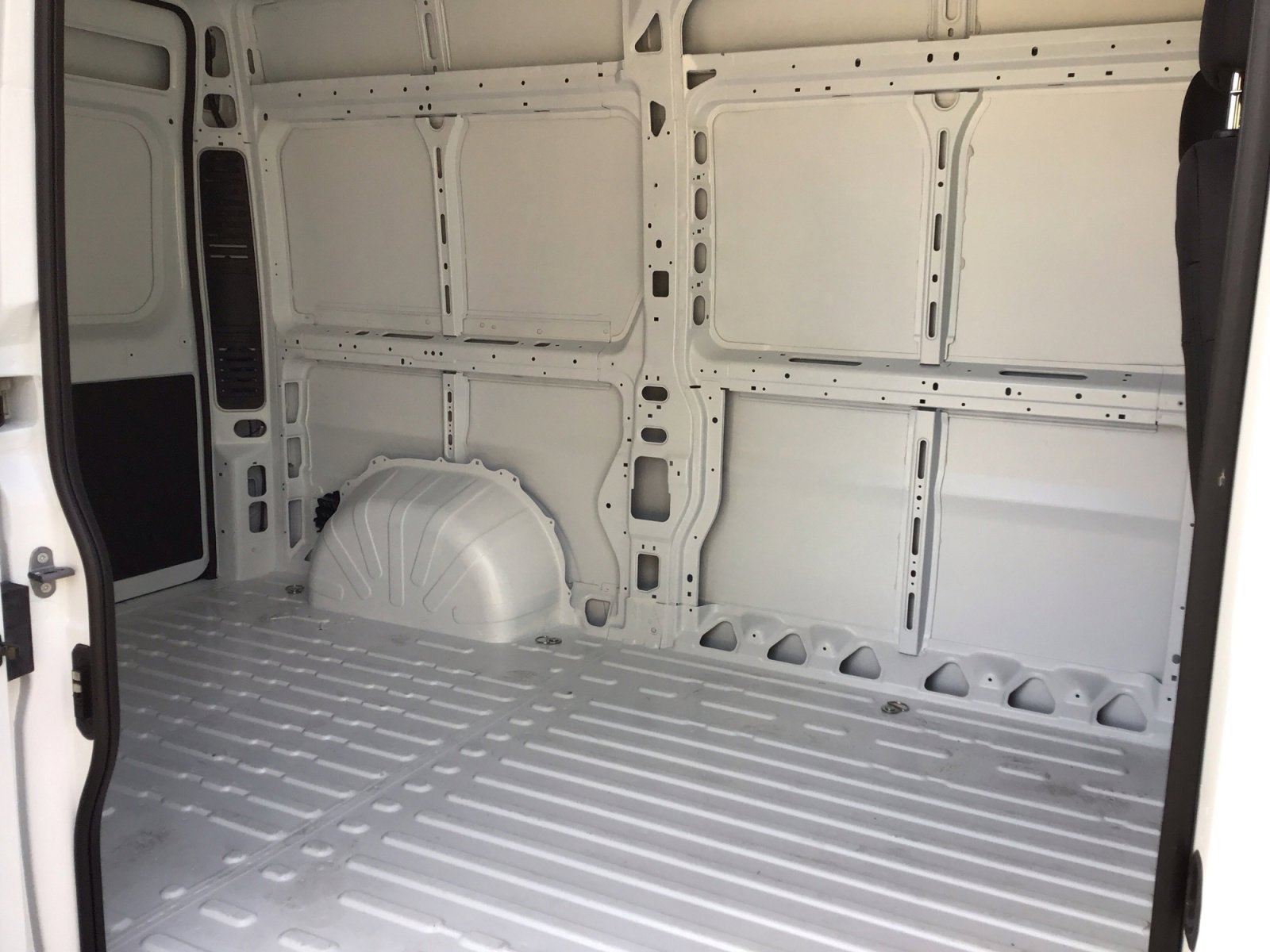 New 2026 Bright White Clearcoat RAM Tradesman image 22