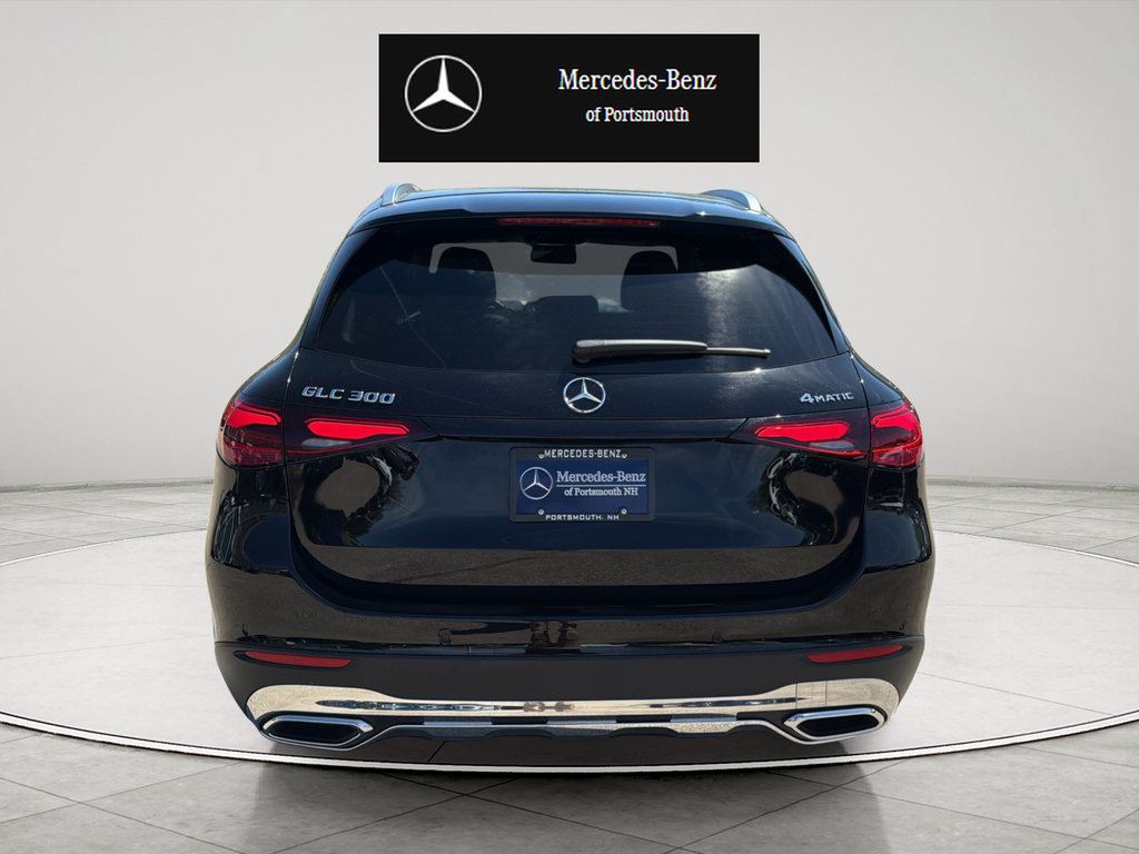 Used 2026 Black Mercedes-Benz GLC 300 image 4