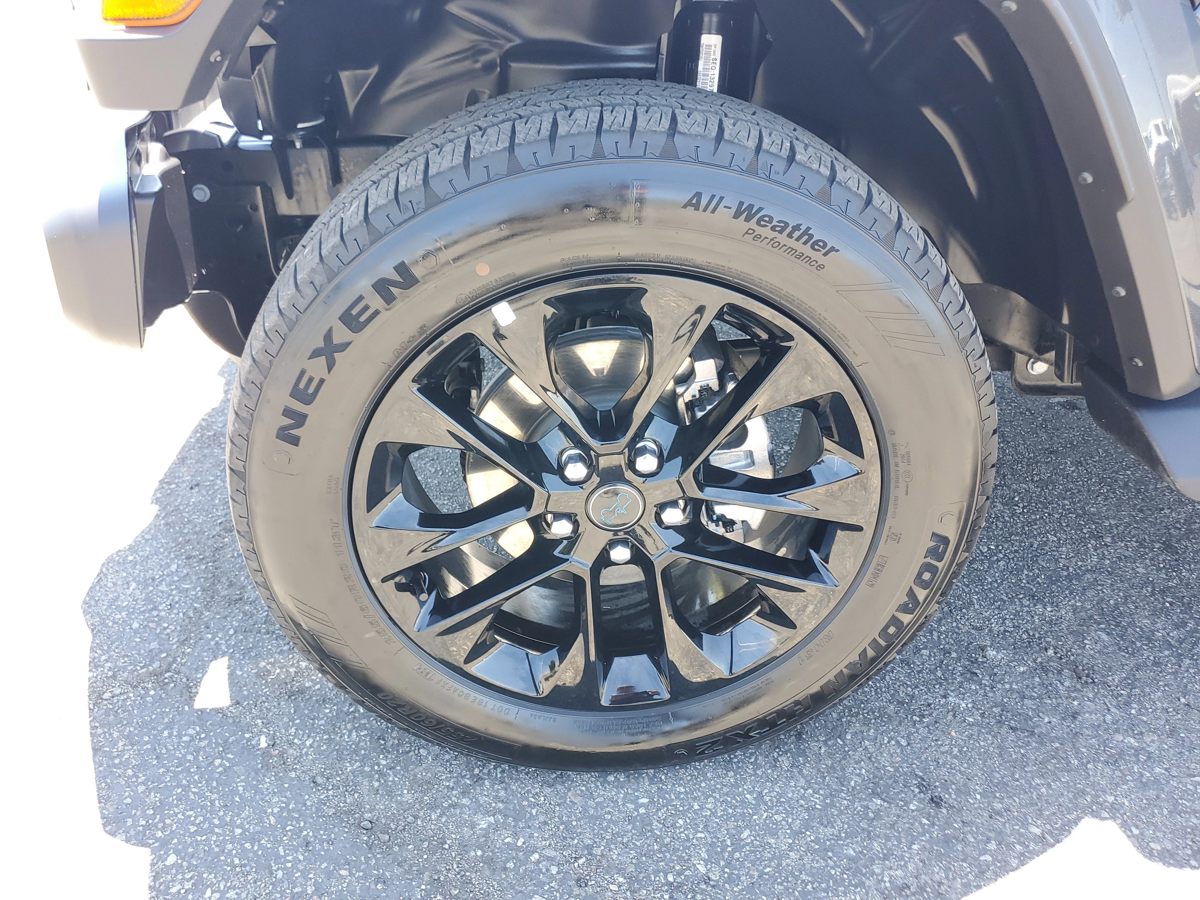 Certified Used 2025 Gray Jeep Sahara 4xe image 11