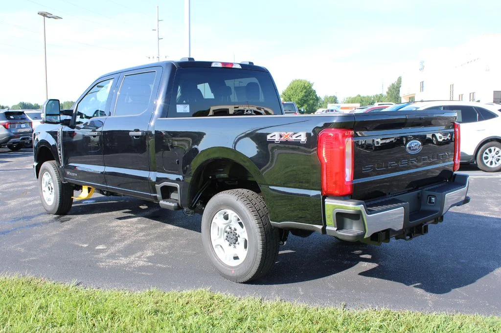 New 2026 Agate Black Metallic Ford F-250® XLT image 12