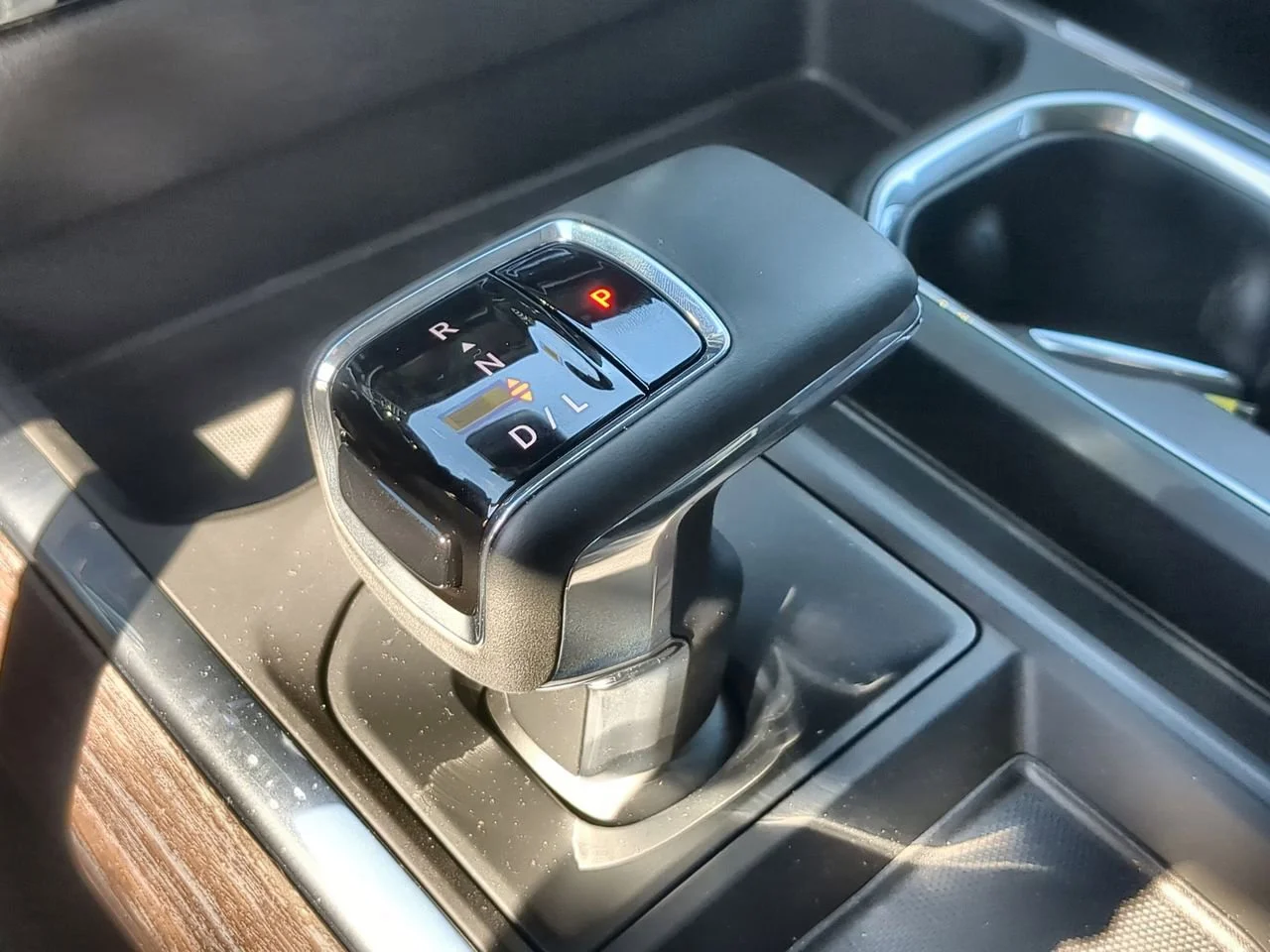 New 2026 TITANIUM RUSH METALLIC GMC SLT image 16