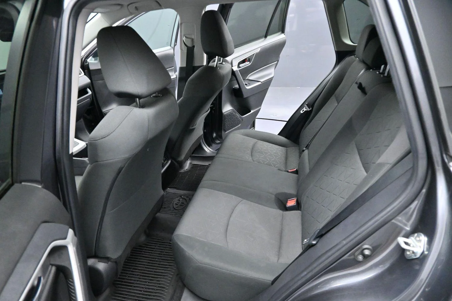 Used 2022 Magnetic Gray Metallic Toyota XLE image 28