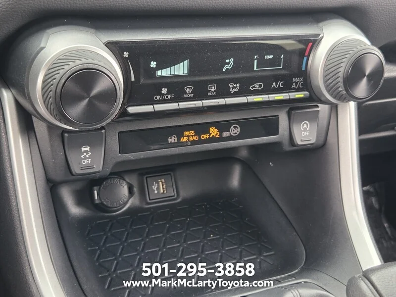 Used 2024 Ice TOYOTA LE FWD image 19
