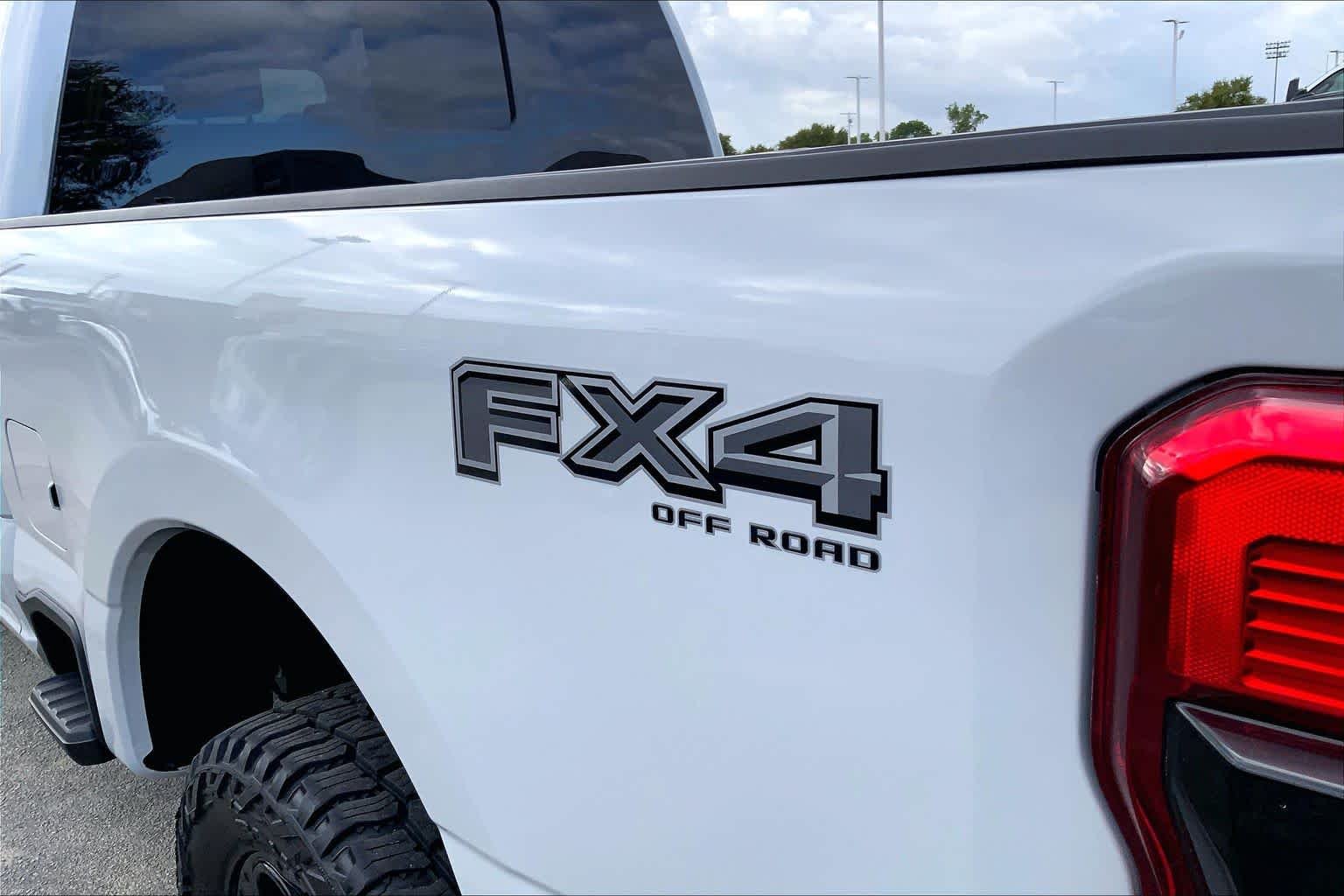 Used 2026 Avalanche Ford XLT image 10