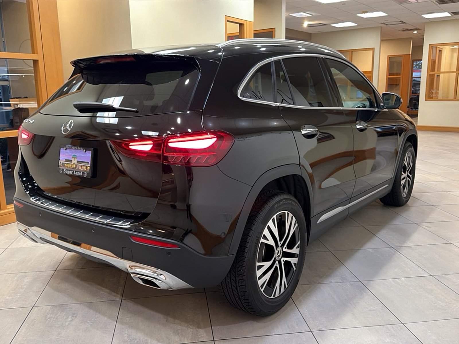 Used 2025 Night Black Mercedes-Benz 4MATIC® image 6