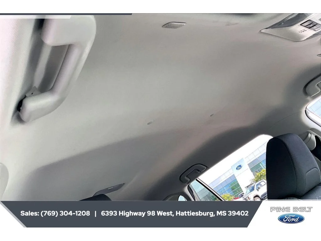 2024 Toyota RAV4 XLE - Photo 16