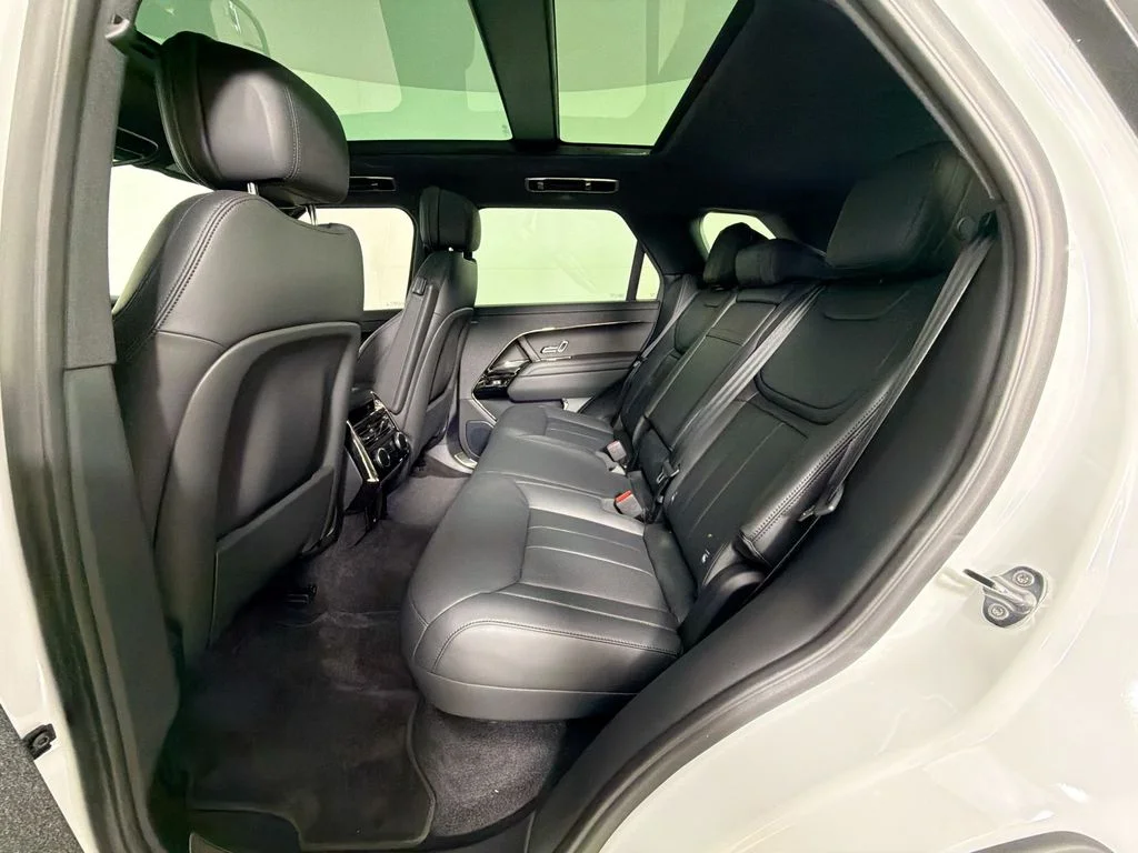 Used 2026 White Land Rover Dynamic SE image 25