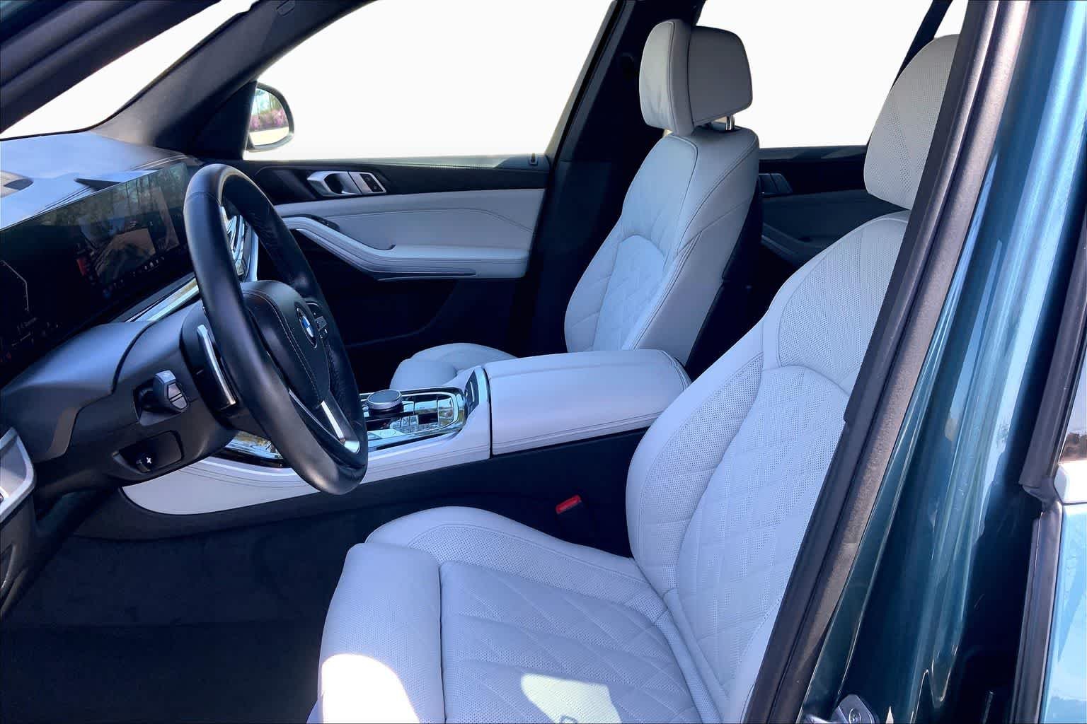 Used 2024 Blue Ridge Mountain Metallic BMW xDrive40i image 8