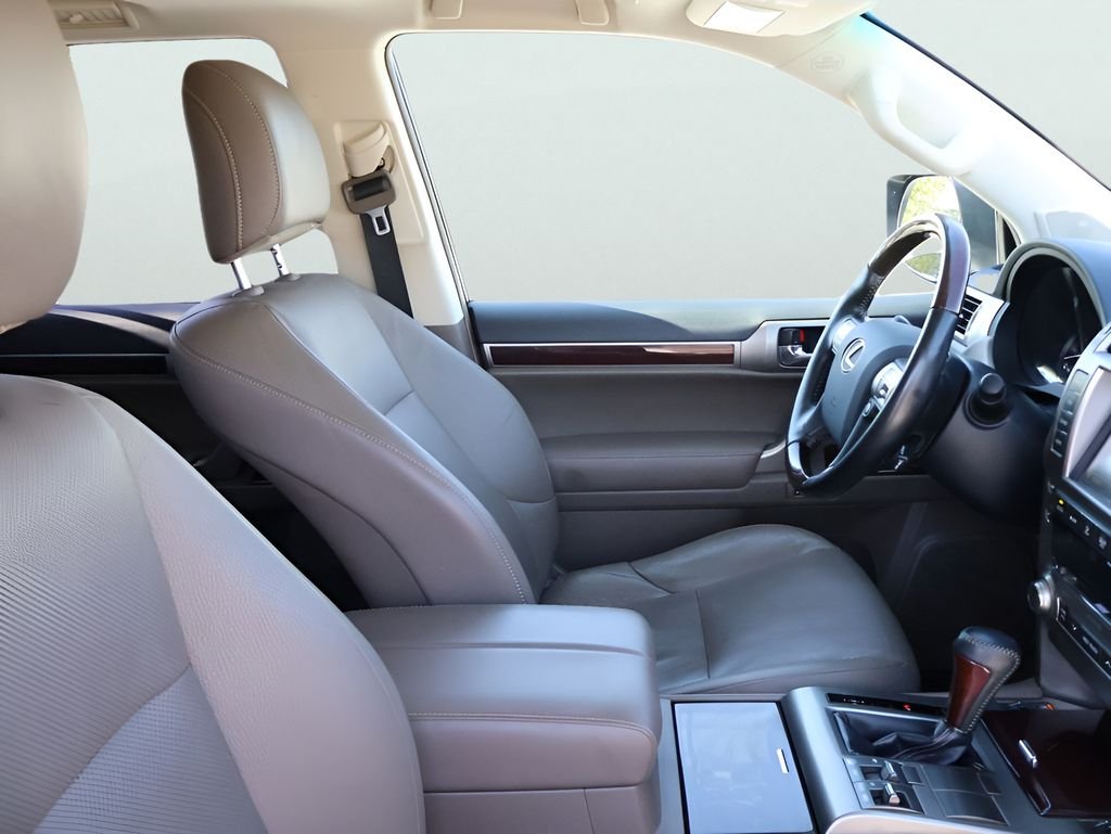 Used 2019 Nightfall Mica Lexus 460 image 9