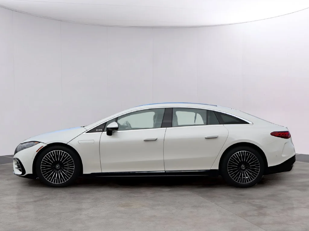 Used 2023 MANUFAKTUR Diamond White Metallic Mercedes-Benz 450 image 4