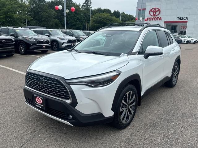 Certified Used 2023 WIND CHILL PEARL* Toyota  image 3
