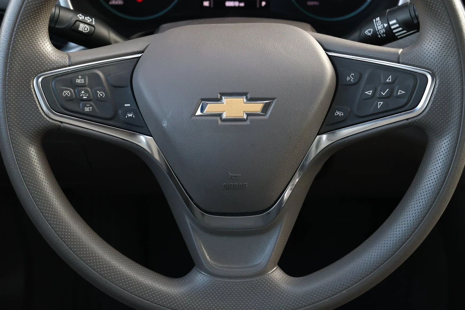 Used 2024 White Chevrolet LT image 17