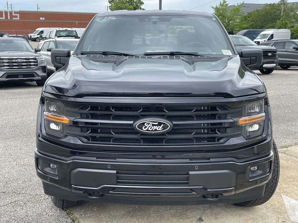 New 2026 Agate Black Metallic Ford XLT image 8