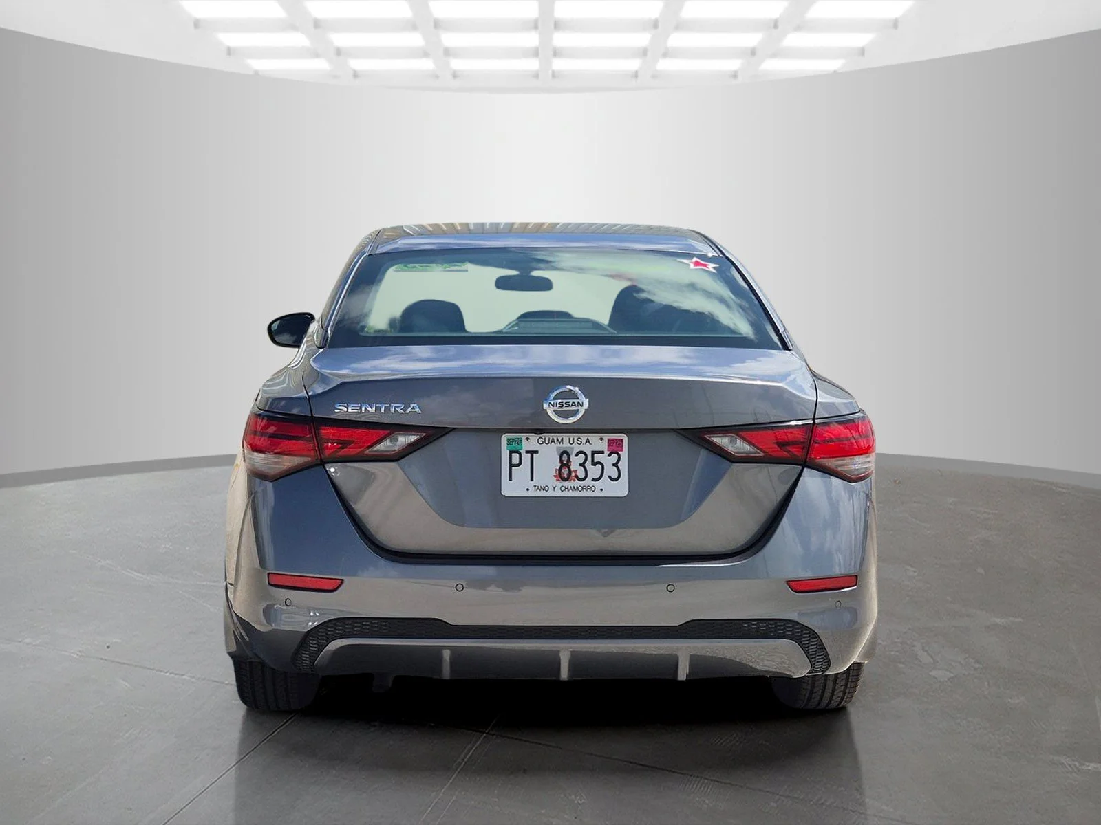 Used 2023 Gray Nissan S image 4