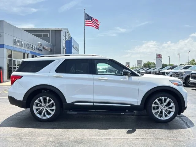 Used 2023 White Ford Platinum image 17